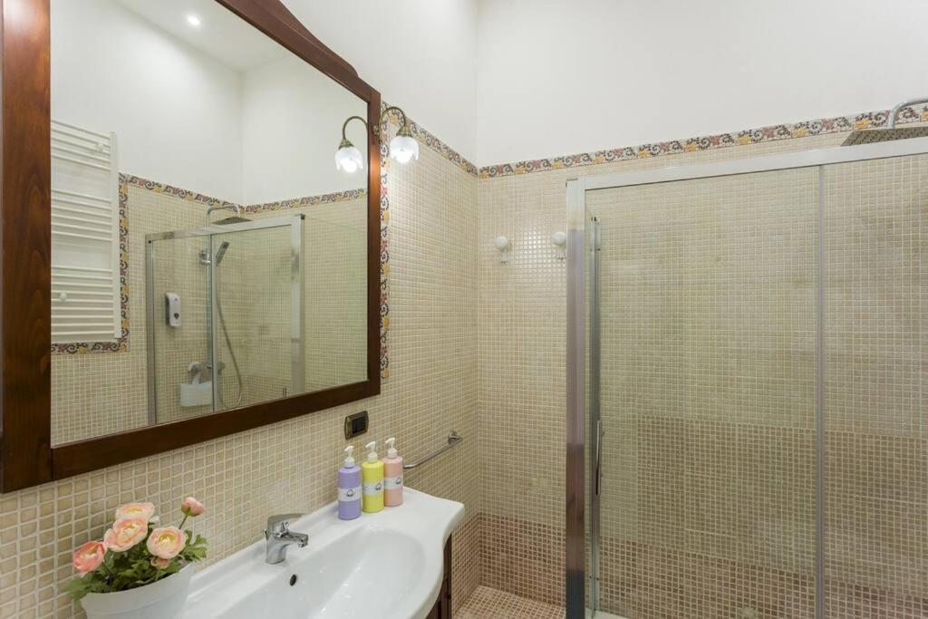 Dimora Donna Vittoria Apartment Bari Exterior photo